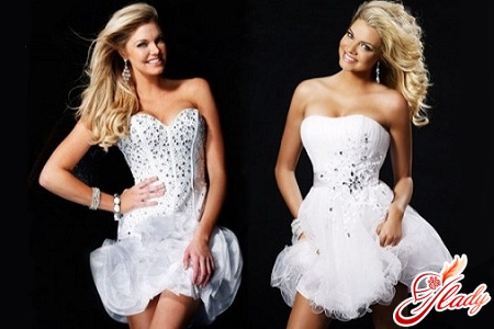 Короткие свадебные платья 2012: смелые решения